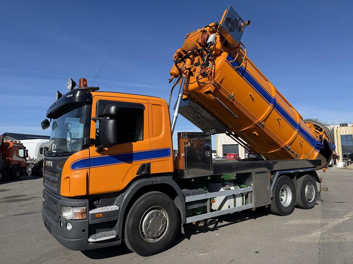 Meget god Scania P360 6x2*4 12.500 l. Korp & Son