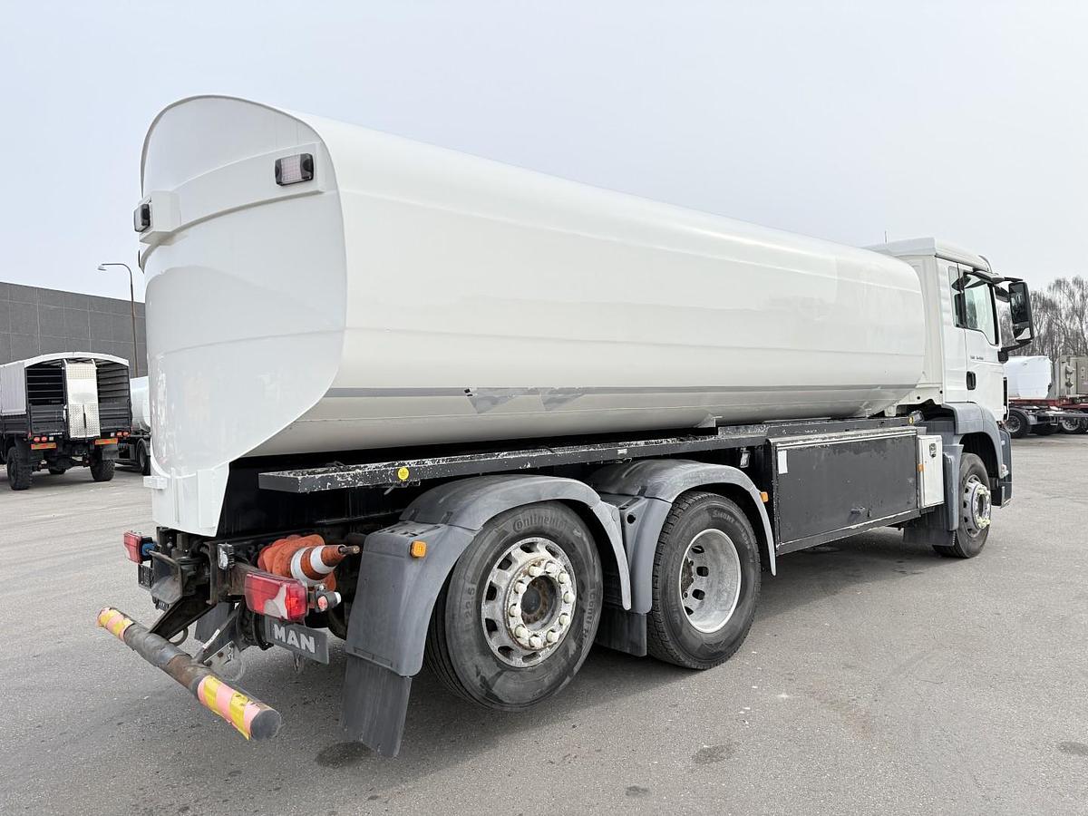 God 2009 MAN TGS 26.400 6x2*4 19.000 l. ADR Tank