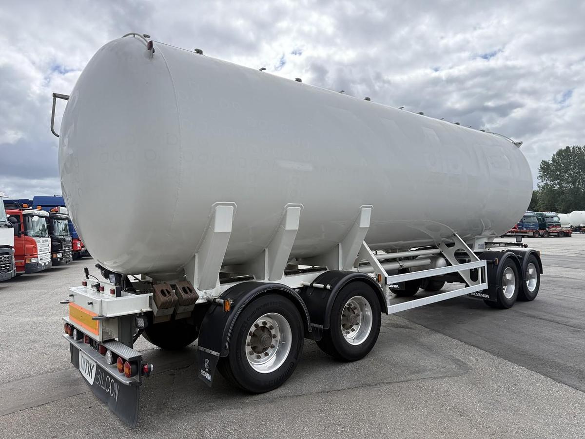 God 2013 HMK Bilcon  30 t. 42 m3 Silo Tank 6 rum