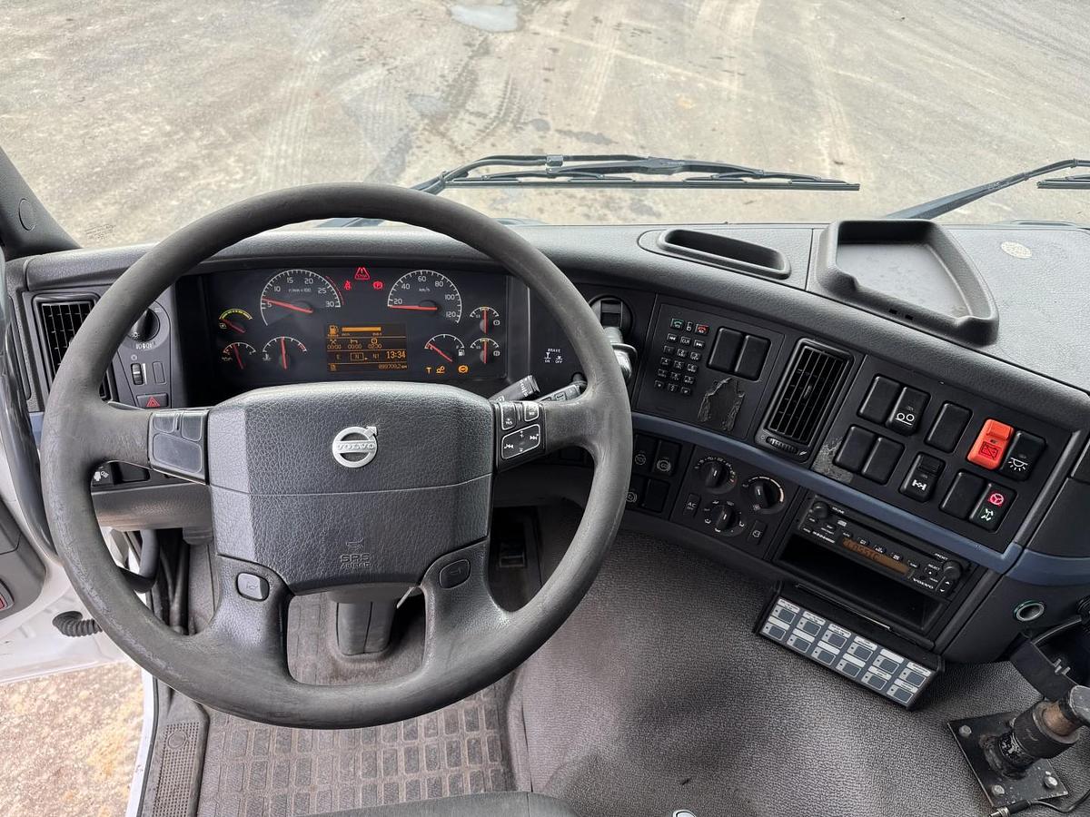 God 2008 Volvo FM440 8x2*6 24.000 l. ADR Tank