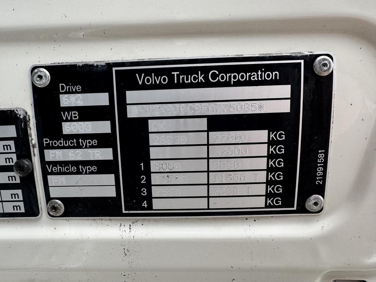 God 2015 Volvo FM330 6x2*4 Carrier Supra 1250 Mt (defekt kølemaskine)