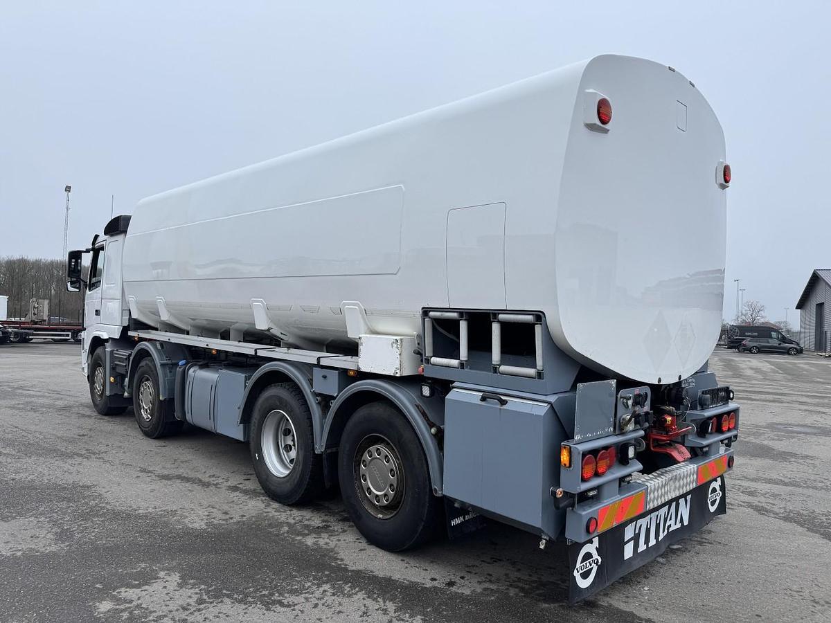 God Volvo FM460 8x2*6 24.125 l. ADR Tank