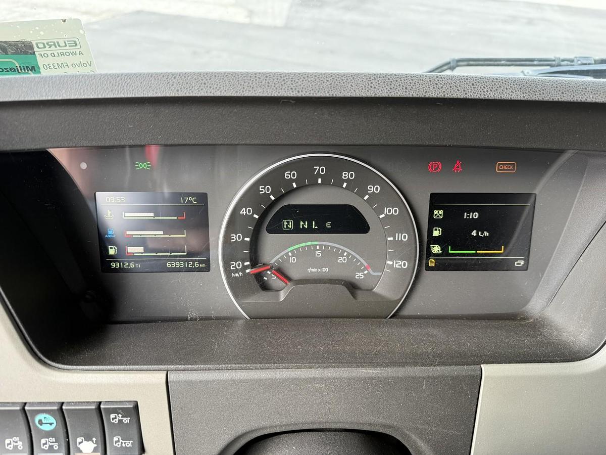 God Volvo FM330 6x2*4 Carrier Supra 1050 Nordic