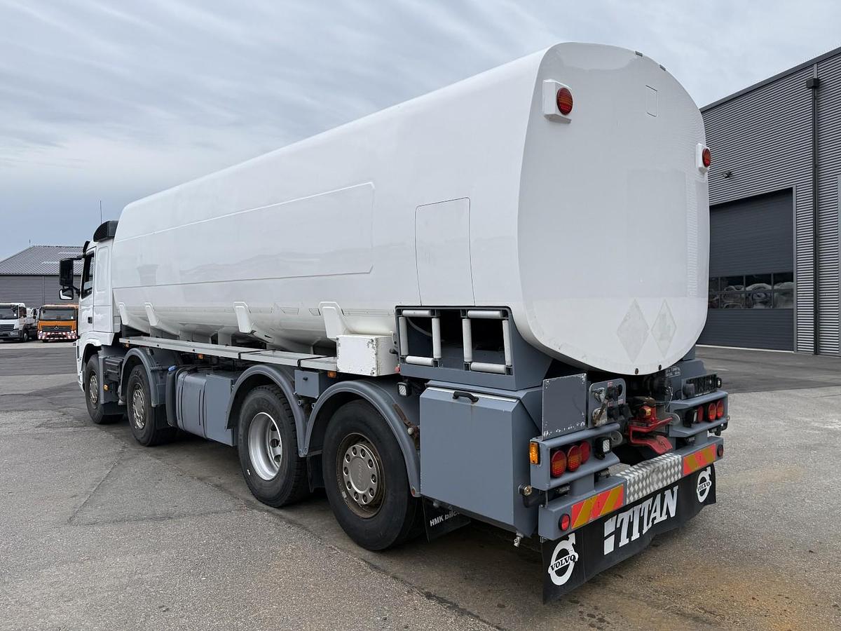 God Volvo FM460 8x2*6 24.125 l. ADR Tank