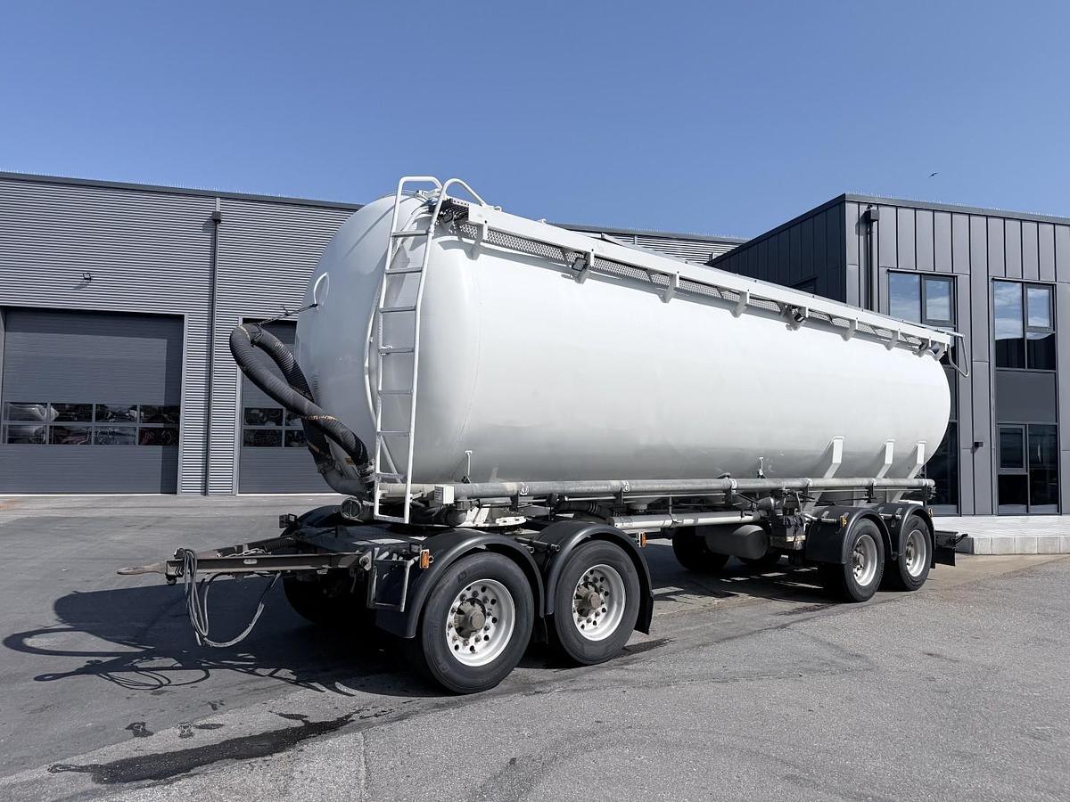 Meget god HMK Bilcon 30 t. 42 m3 Silo tank 6 rum