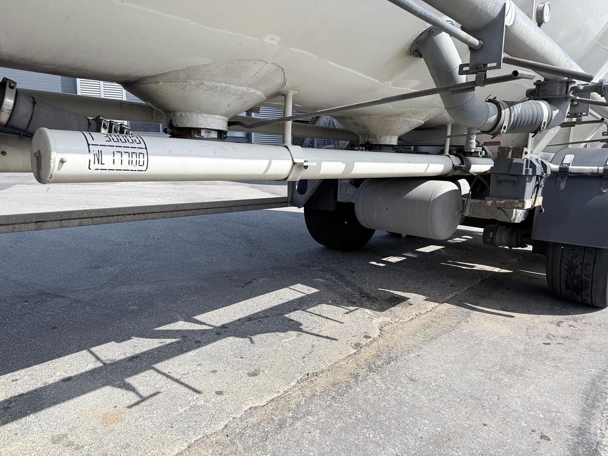 Meget god HMK Bilcon 30 t. 42 m3 Silo tank 6 rum