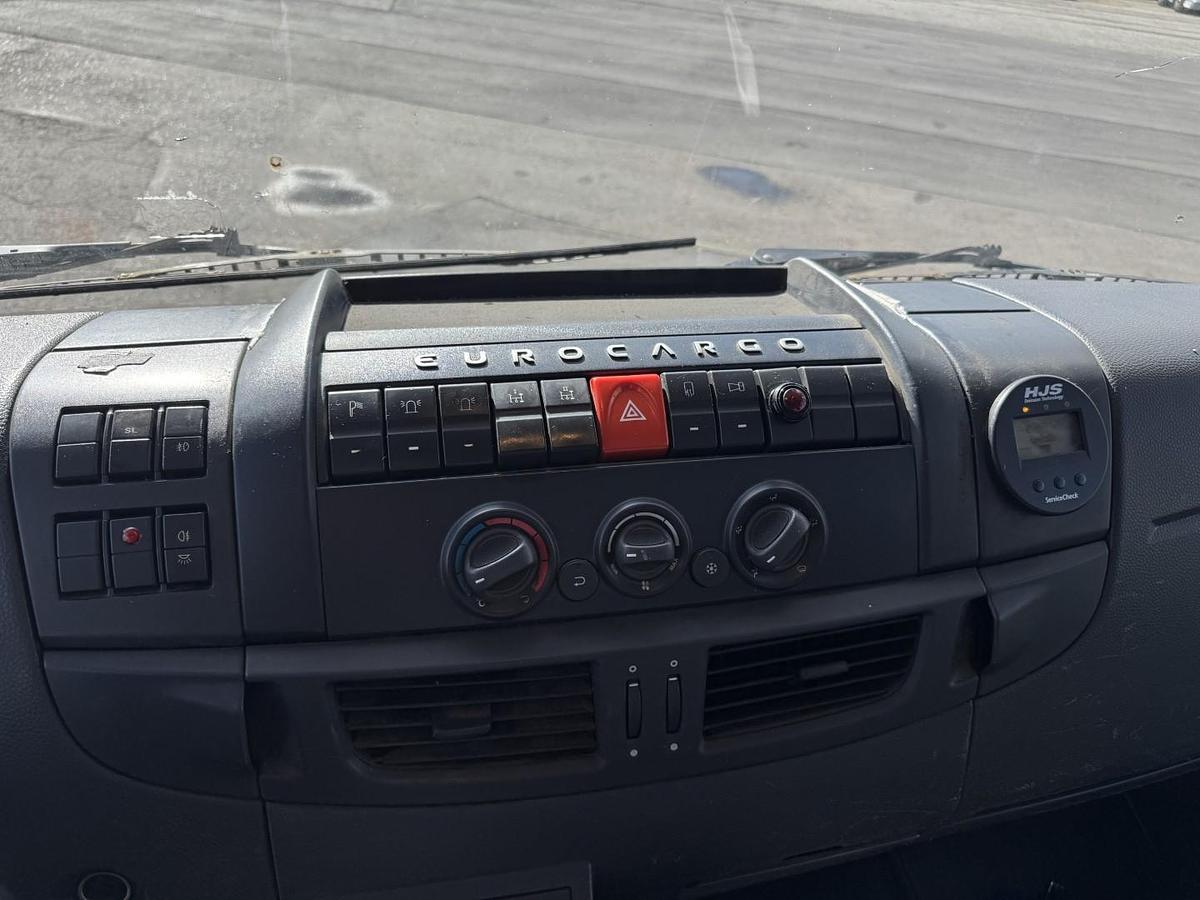 God Iveco EuroCargo 160E30 Fassi F110 / Glaslad