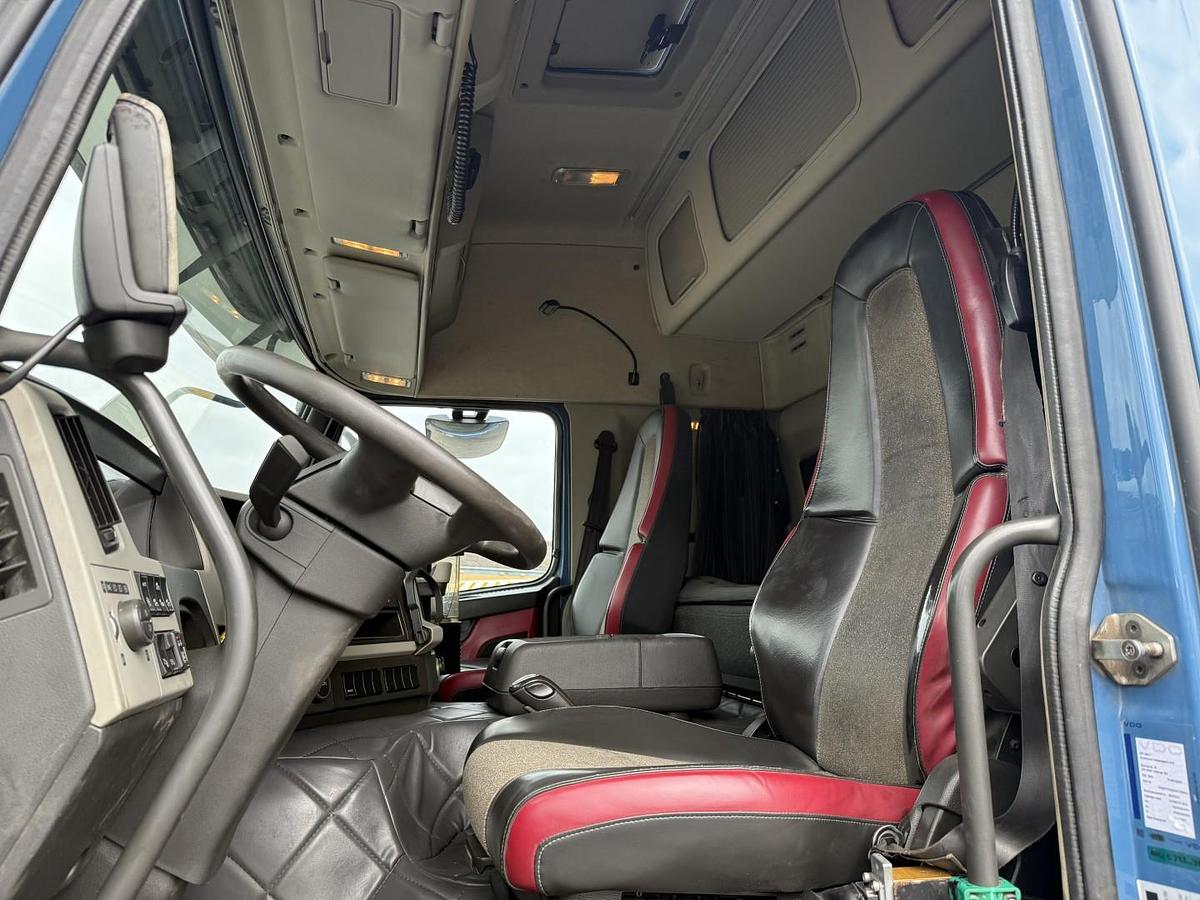 God 2017 Volvo FM 500 8x4 Pushertridem Tipbil