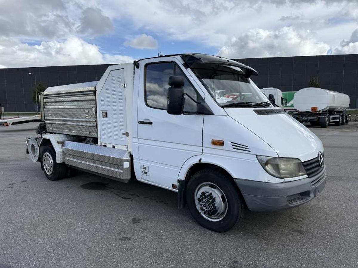 God 2002 Mercedes Sprinter 906 Cappellotto Combi 600
