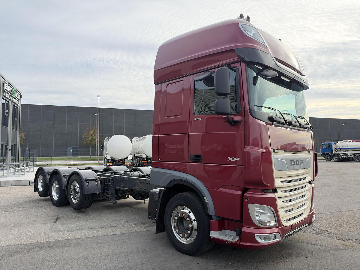 Meget god DAF XF530 8x2/4 Chassis Euro 6