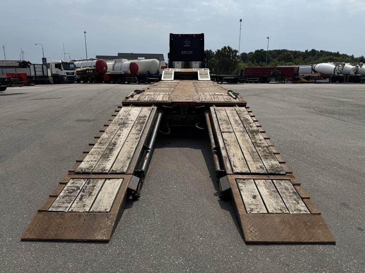 God Kässbohrer 4 akslet Udtrækkelig Maskintrailer