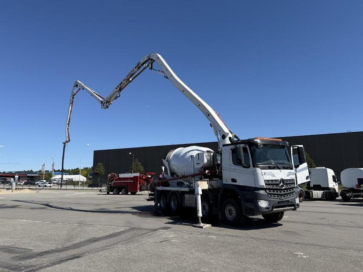 God Mercedes Arocs 3251 8x4 CIFA Magnum MK 28.4 L PUMI