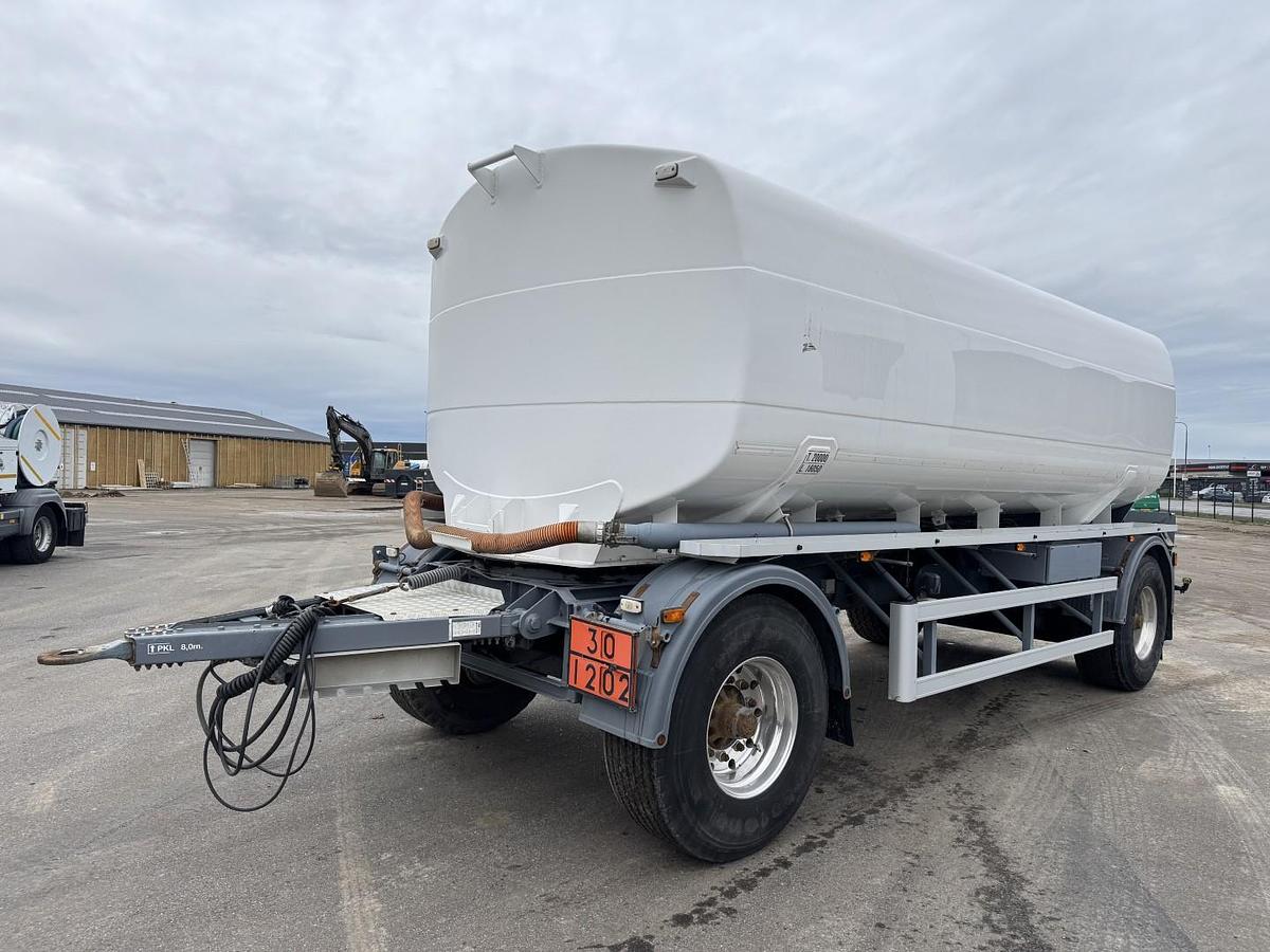 Meget god HMK Bilcon 22.000 L. ADR 4 Rum