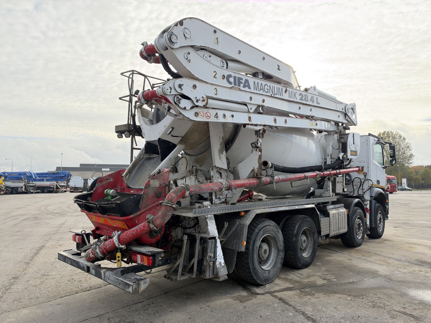 God 2015 Mercedes Arocs 3251 8x4 CIFA Magnum MK 28,4 L Pumi