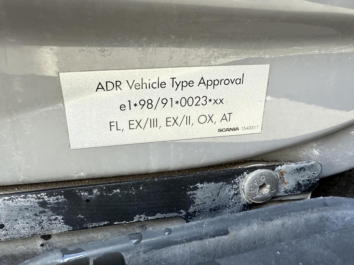 God 2010 Scania P400 8x2*6 24.000 l. ADR Euro 5