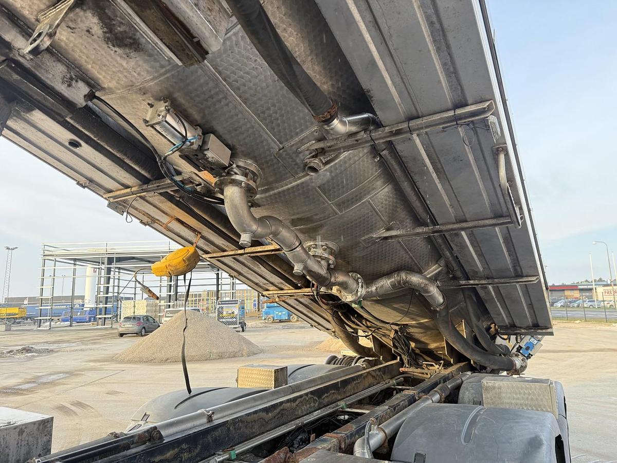 God 2007 MAN TGA 26.400 6x4 Moro 13.700 l. Rustfri