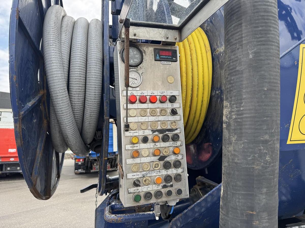 God Mercedes Actros 2636 6x4 RHD Hvidtved Larsen Flexline 312