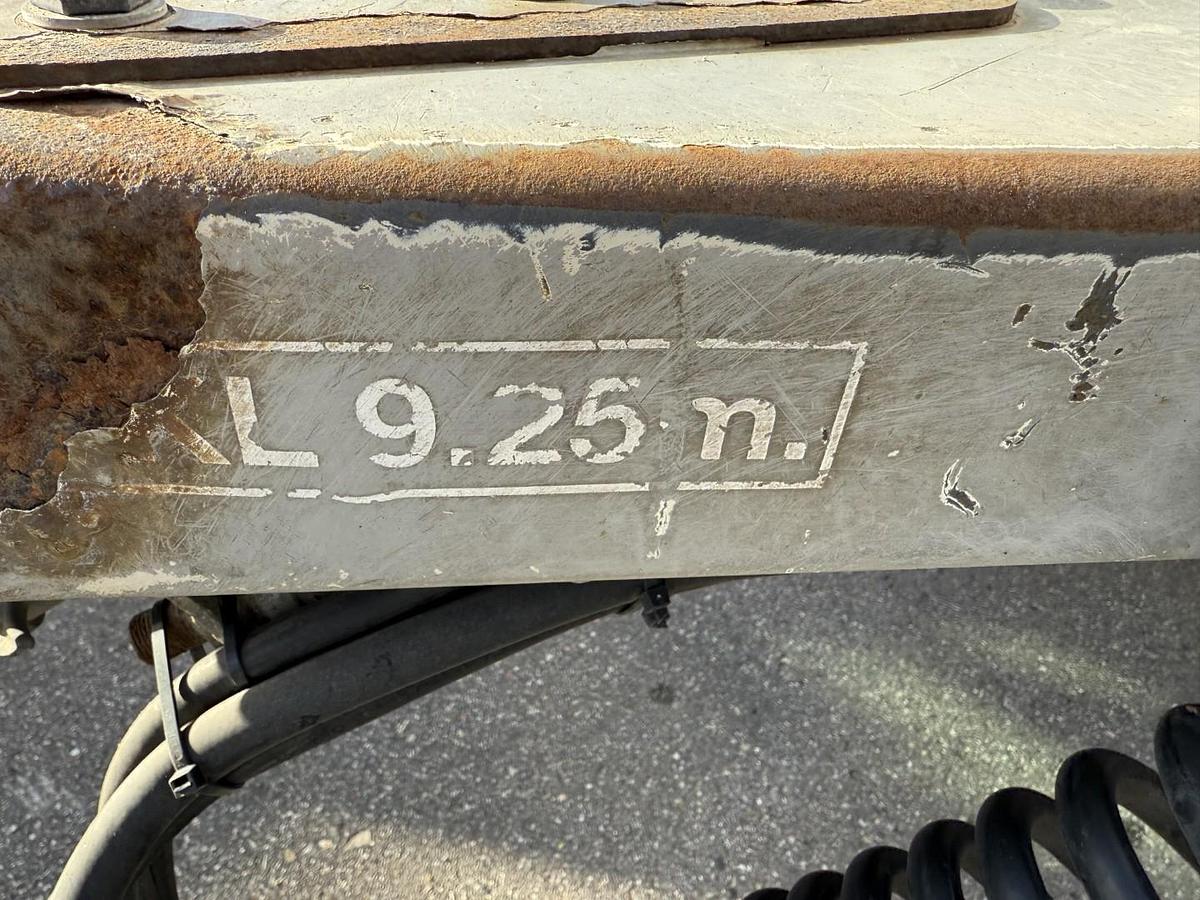 Meget god 2009 HMK Bilcon 27.000 l. ADR 5 Rum