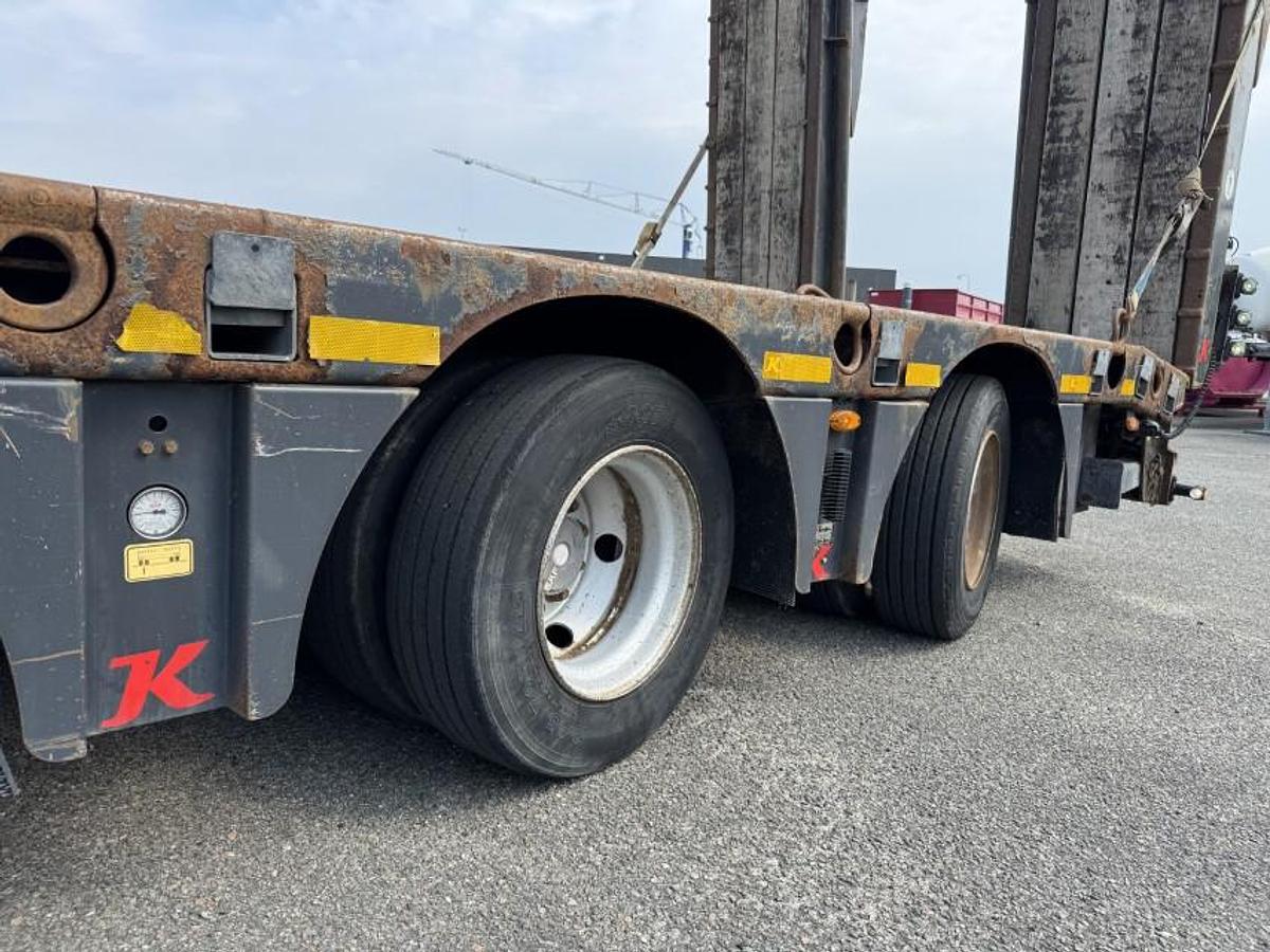 God Kässbohrer 4 akslet Udtrækkelig Maskintrailer