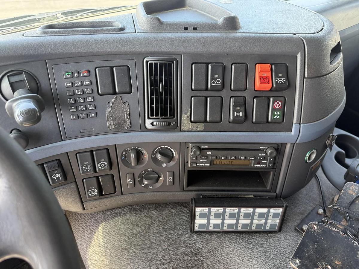 God Volvo FM440 8x2*6 24.000 l. ADR Tank
