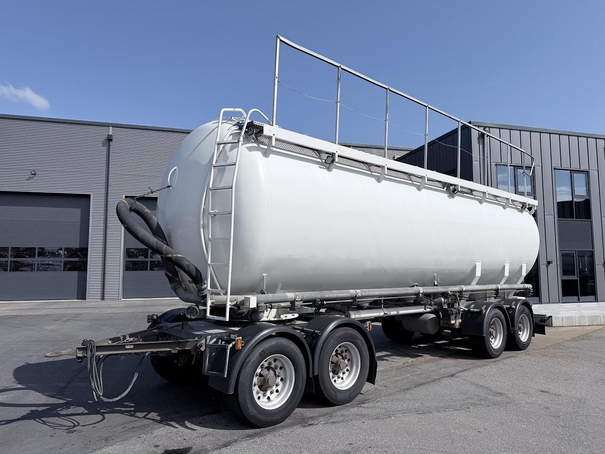 Meget god HMK Bilcon 30 t. 42 m3 Silo tank 6 rum