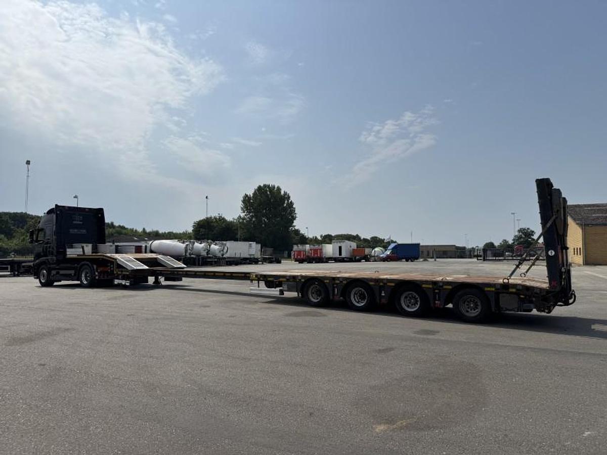 God Kässbohrer 4 akslet Udtrækkelig Maskintrailer