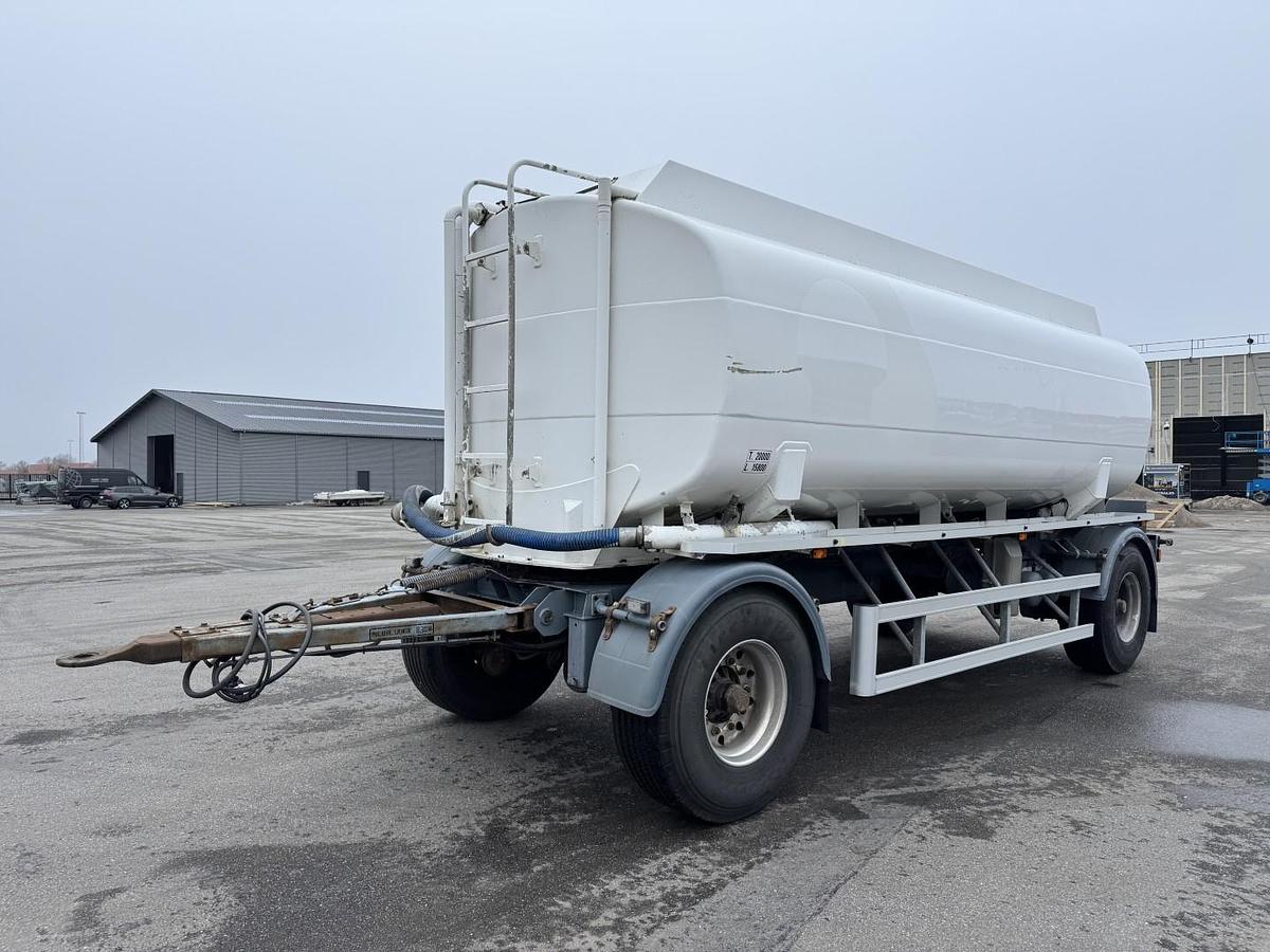 God 2000 HMK Bilcon TP-200 2 akslet 22000 L ADR tank 4 Rum