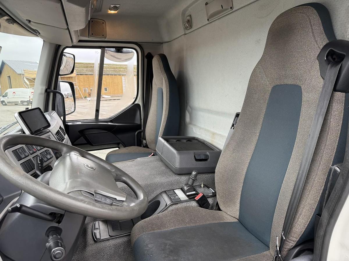 God 2017 Volvo FE320 6x2*4 Thermo King T-1200R Spectrum 9,80 m.