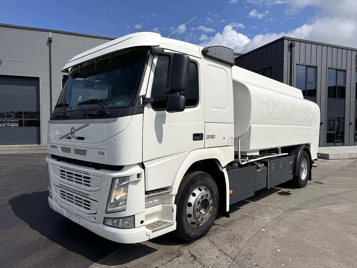 God Volvo FM330 4x2 HMK Bilcon 12.600 L ADR tankbil