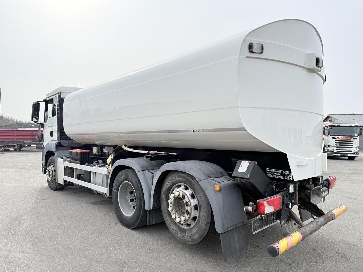 God 2009 MAN TGS 26.400 6x2*4 19.000 l. ADR Tank