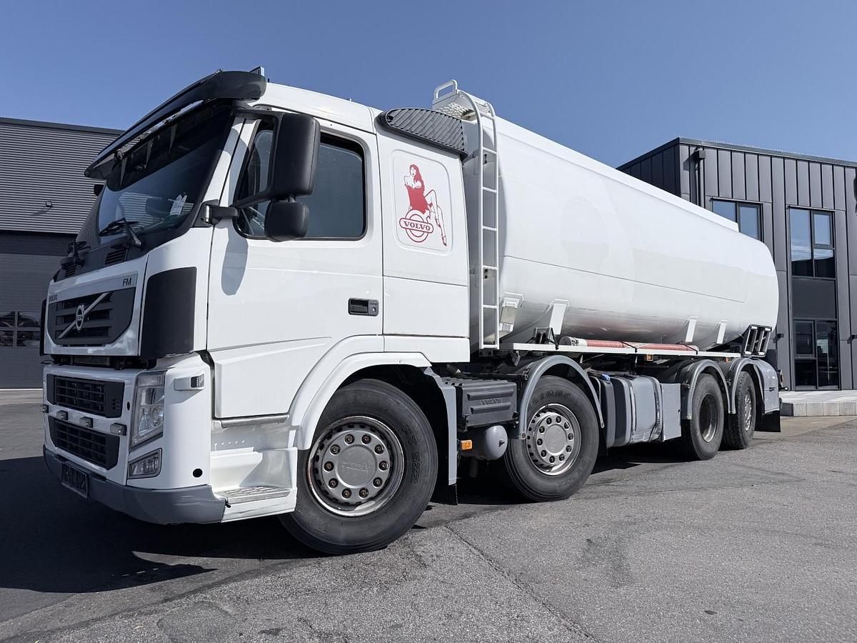 God Volvo FM460 8x2*6 24.000 l. ADR Tank