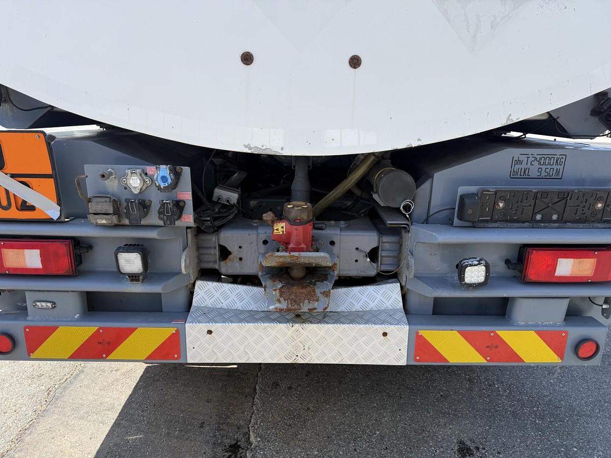 God Volvo FM440 8x2*6 24.000 l. ADR Tank