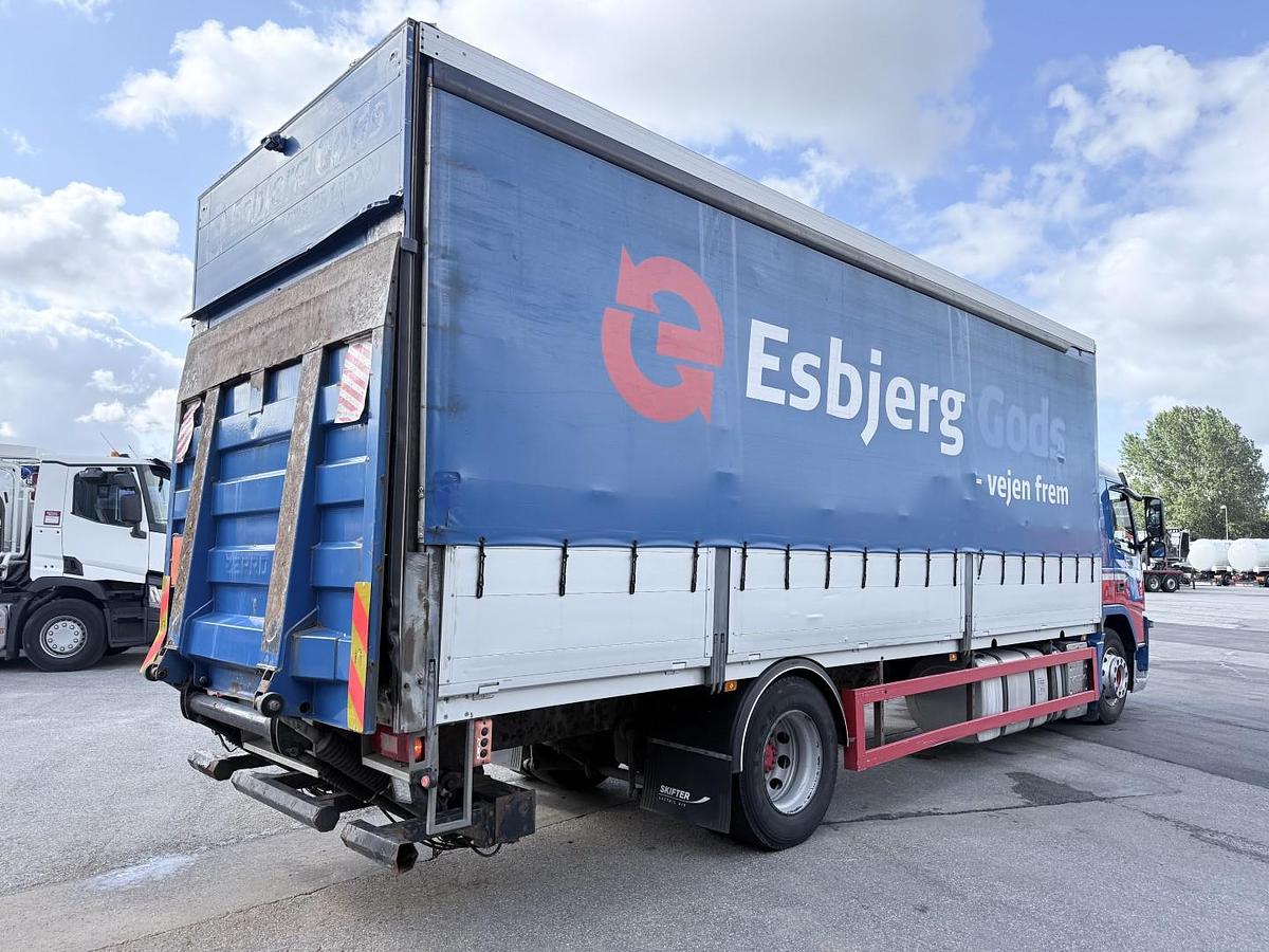 God Volvo FM 330 7,7 m 4x2 Fragtlad & lift