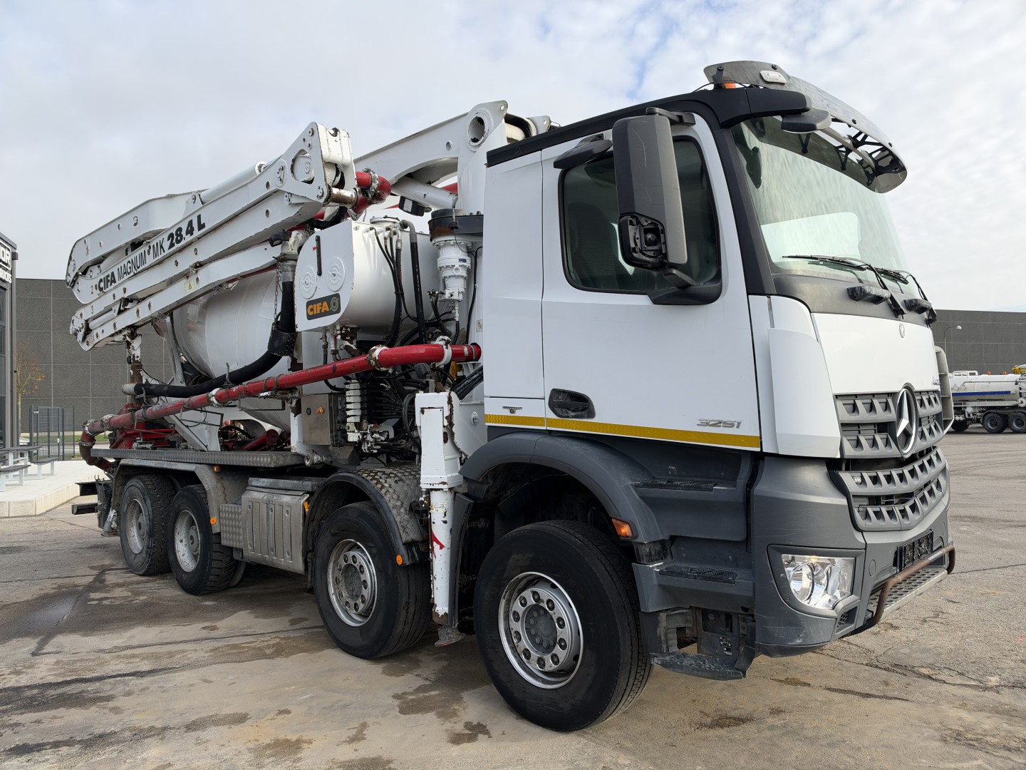 God 2015 Mercedes Arocs 3251 8x4 CIFA Magnum MK 28,4 L Pumi