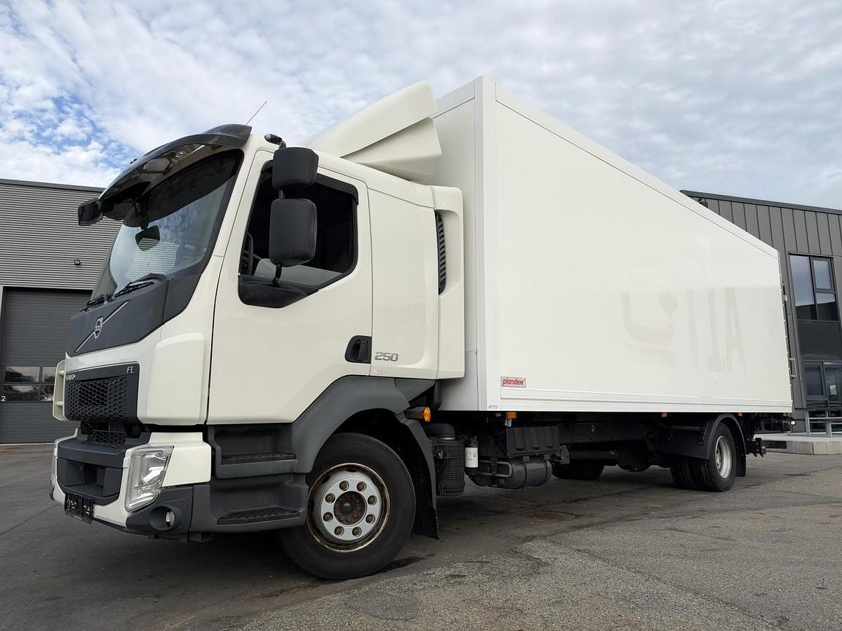 Meget god Volvo FL250 4x2 Lukket kasse 7,45 m. Euro 6