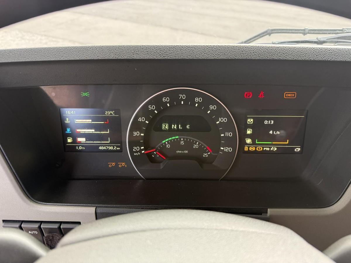 God 2018 Volvo FM500 8x2 Pusher tridem Hiab 099 B3 Radio