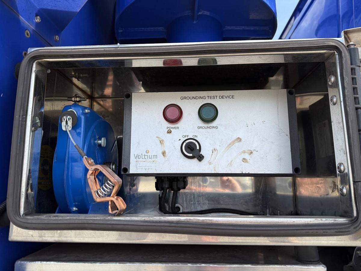 God 2011 Scania R420 8x4*4 Disab Centurion P10 Tørsuger