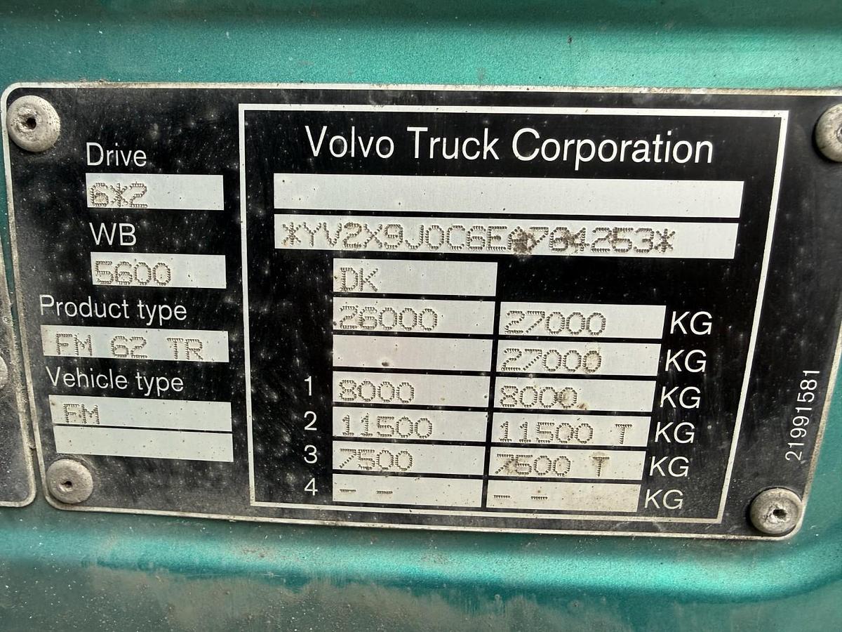 God 2014 Volvo FM330 6x2*4 Carrier Supra 1050 Nordic