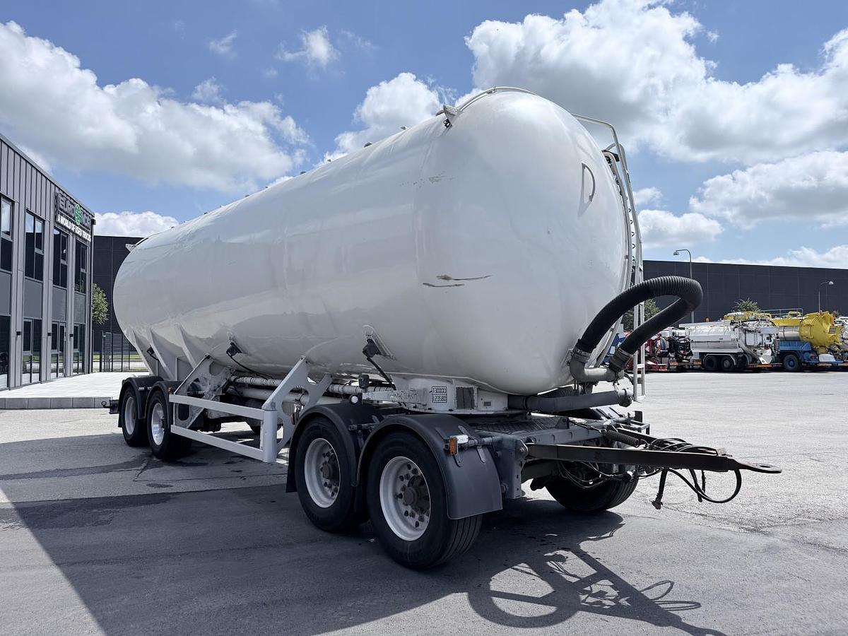 Meget god HMK Bilcon 30 t. 42 m3 Silo tank 6 rum