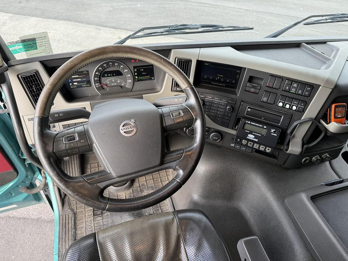 God Volvo FM330 6x2*4 Carrier Supra 1050 Nordic