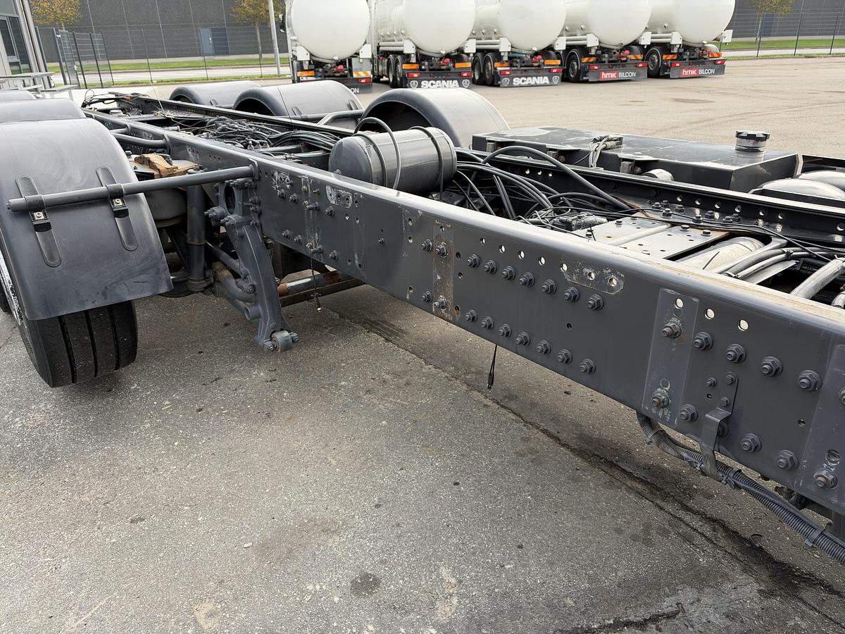 Meget god DAF XF530 8x2/4 Chassis Euro 6