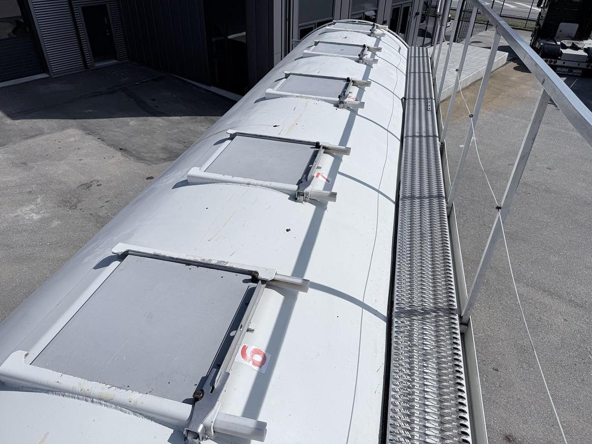 Meget god HMK Bilcon 30 t. 42 m3 Silo tank 6 rum