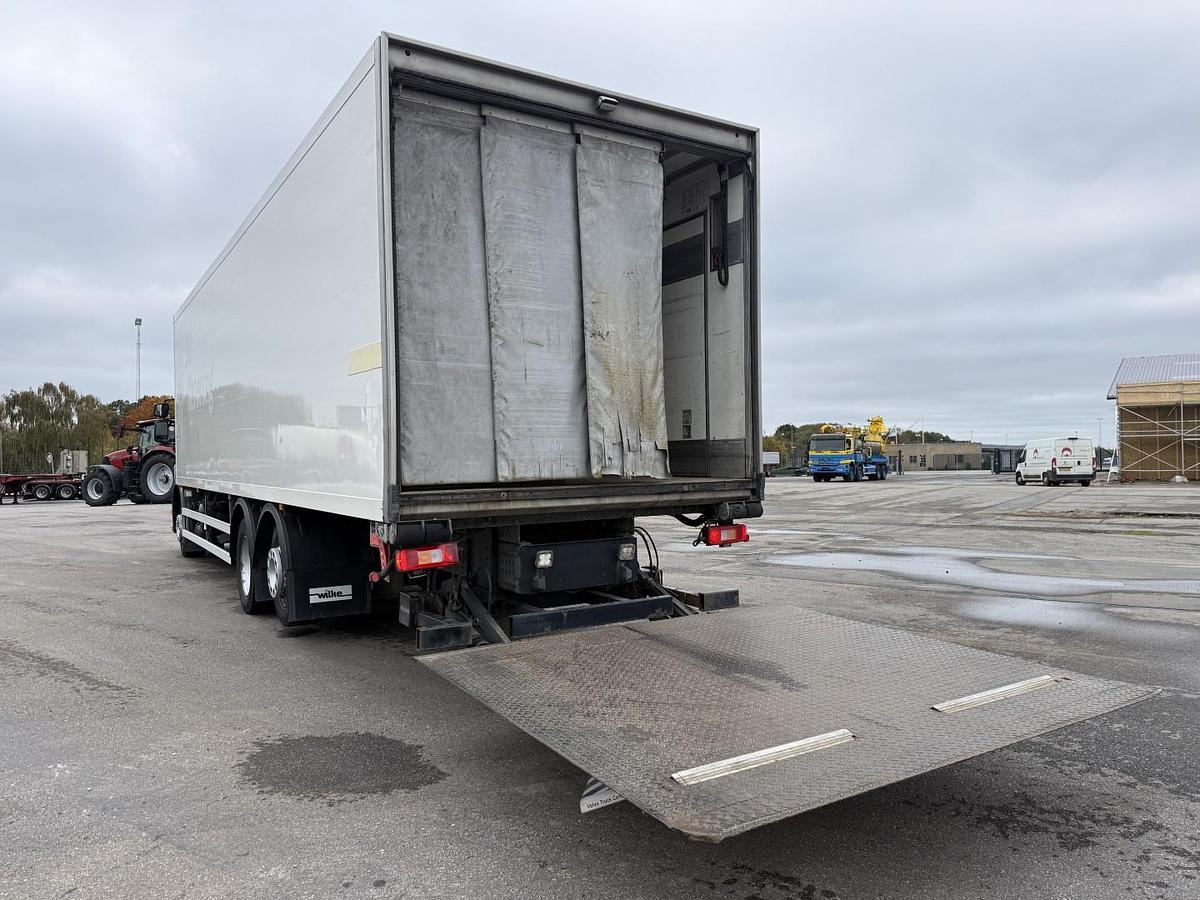 God 2017 Volvo FE320 6x2*4 Thermo King T-1200R Spectrum 9,80 m.