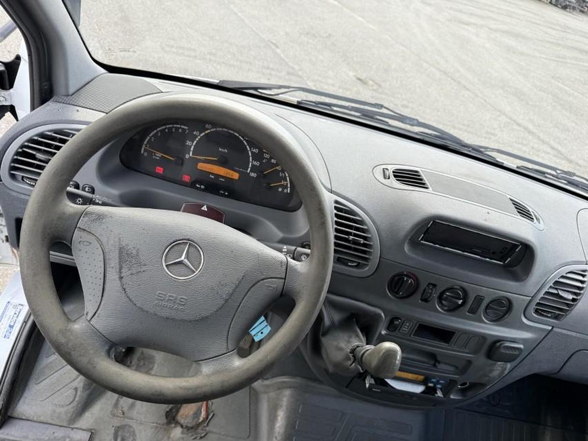 God 2002 Mercedes Sprinter 906 Cappellotto Combi 600