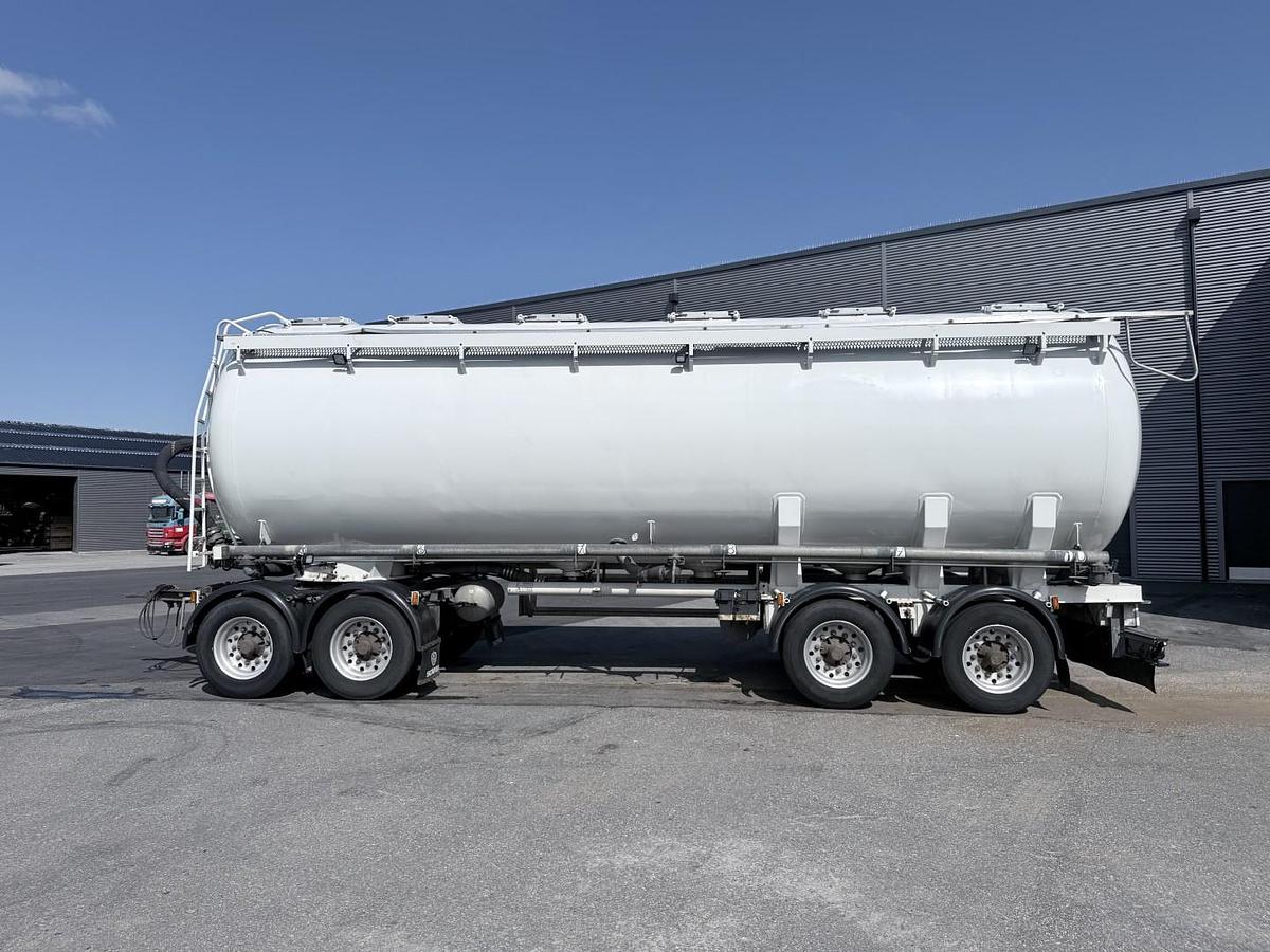 Meget god HMK Bilcon 30 t. 42 m3 Silo tank 6 rum
