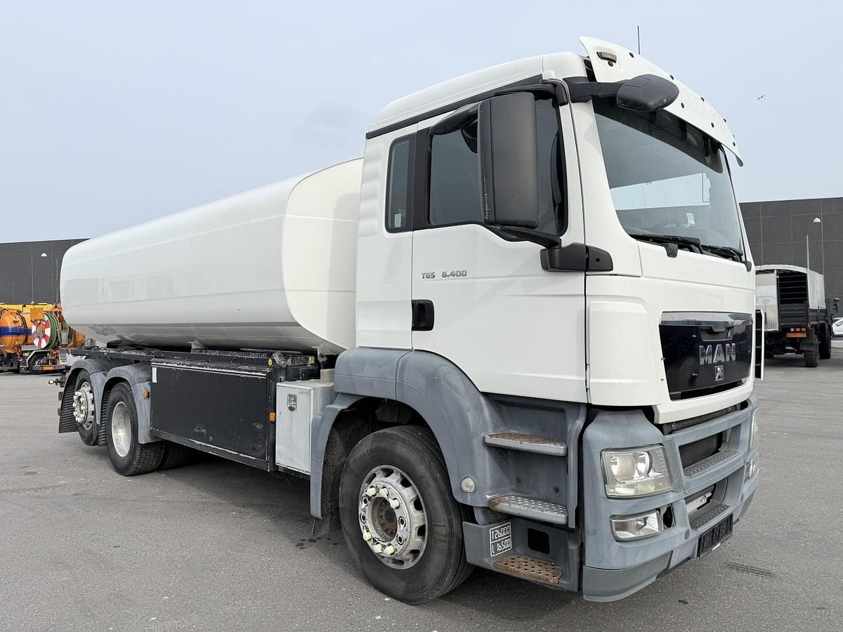 God 2009 MAN TGS 26.400 6x2*4 19.000 l. ADR Tank