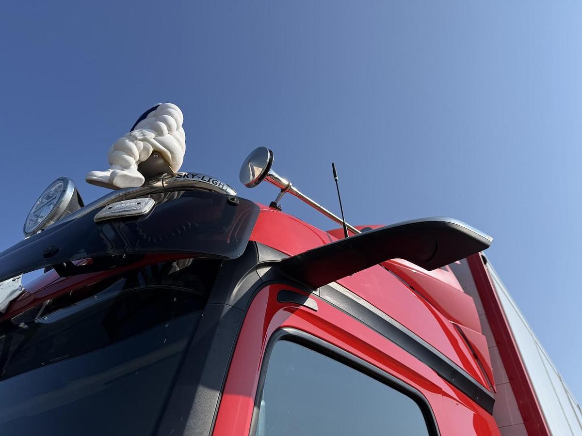 Meget god 2020 Mercedes Actros 1832 4x2 Sideåbning 8,0 m