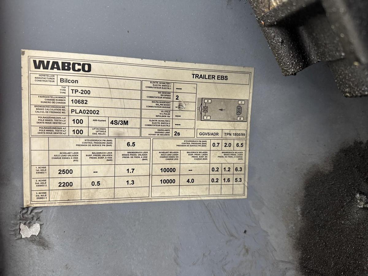 God 2000 HMK Bilcon TP-200 2 akslet 22000 L ADR tank 4 Rum