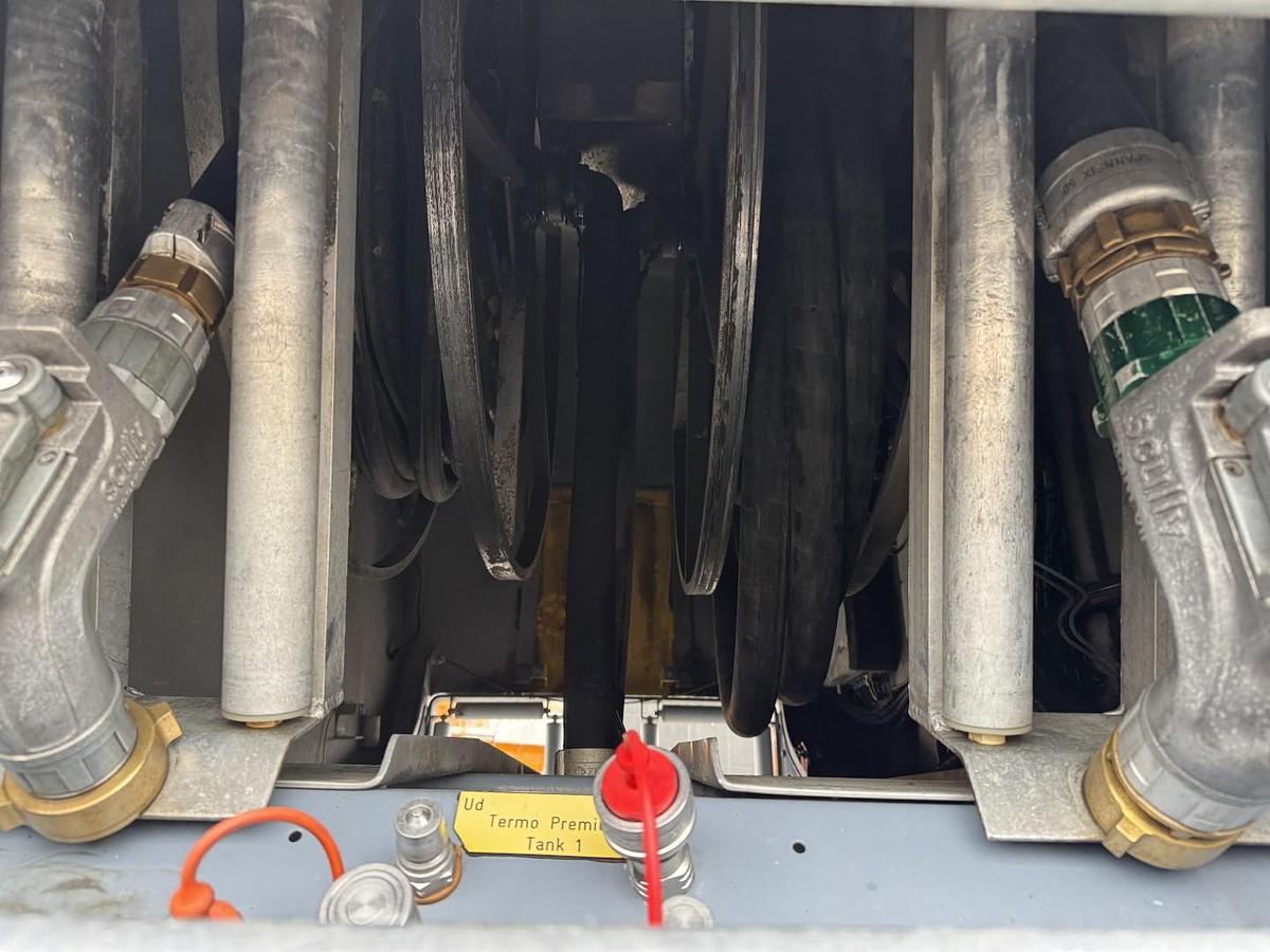 God Volvo FM460 8x2*6 24.125 l. ADR Tank