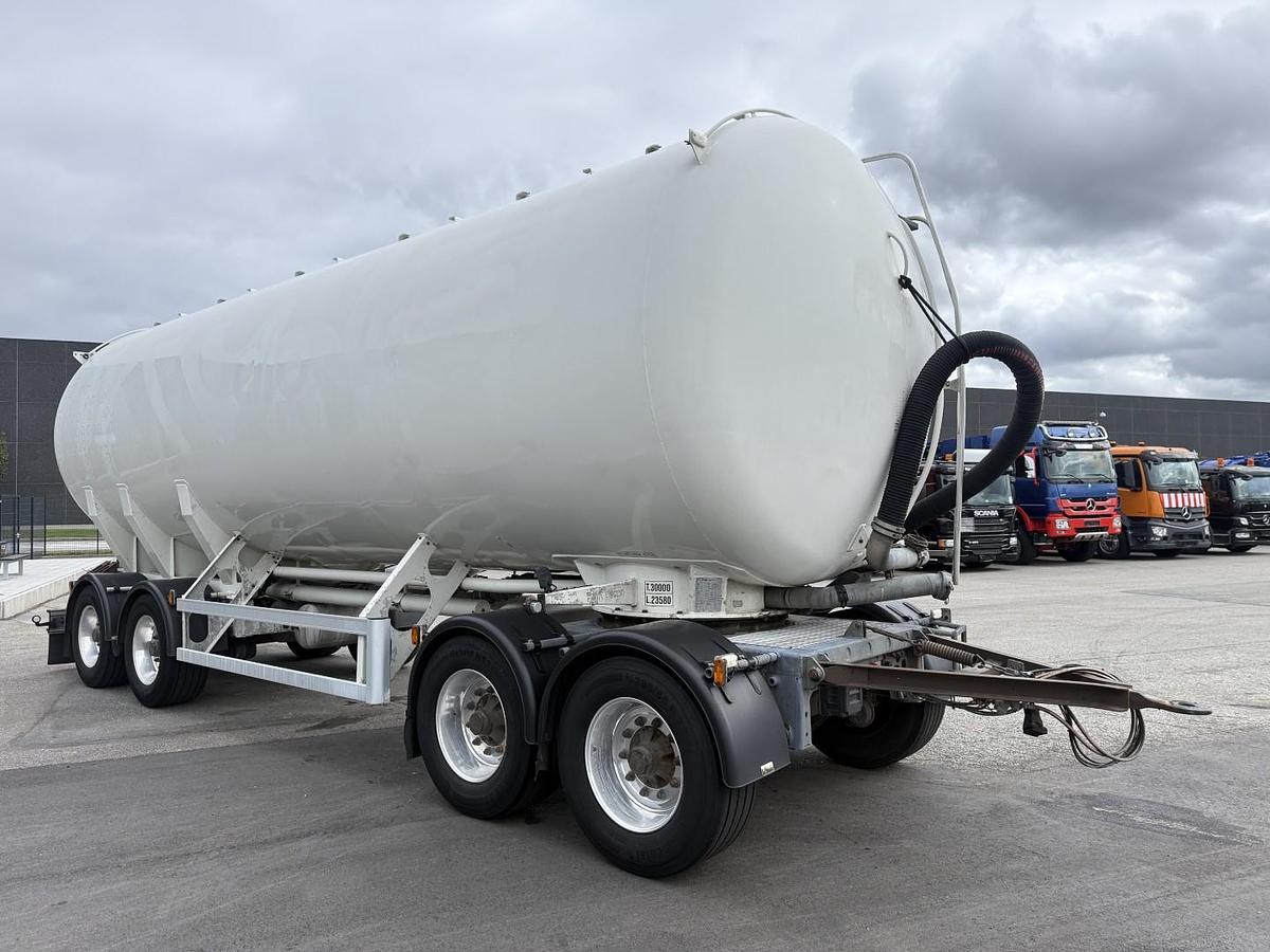 God 2013 HMK Bilcon  30 t. 42 m3 Silo Tank 6 rum